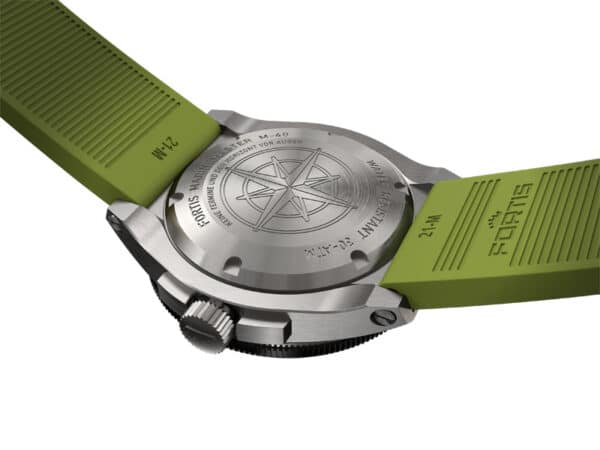 FORTIS Marinemaster M-40 Woodpecker Green auf Horizon Strap F.812.0007