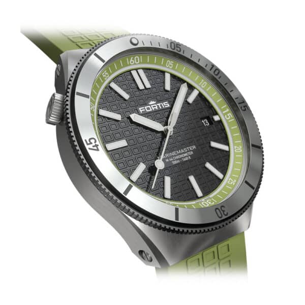 FORTIS Marinemaster M-44 Woodpecker Green auf Horizon Strap F8120019