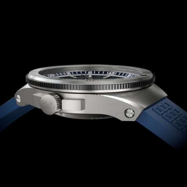 FORTIS Marinemaster M-44 Ocean Blue auf Horizon Strap F8120021