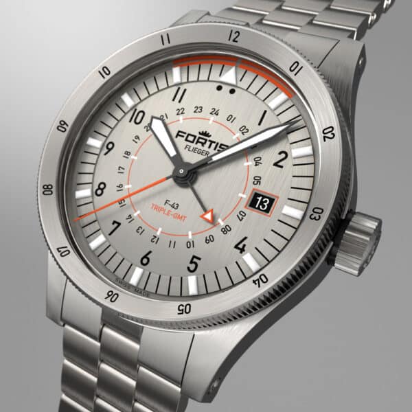 FORTIS Flieger F-43 Triple-GMT Titanium Orange auf Block Bracelet F4260002