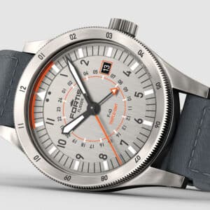 FORTIS Flieger F-43 Triple-GMT Titanium Orange auf Indigo Aviator Strap F4260003