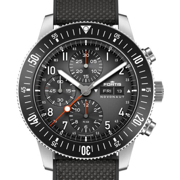 FORTIS Novonaut N-42 Legacy Edition auf Hybrid Strap F2040009