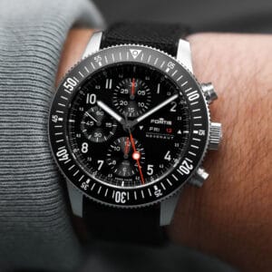 FORTIS Novonaut N-42 Legacy Edition auf Hybrid Strap F2040009