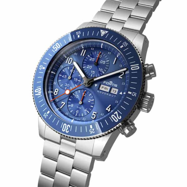 FORTIS Novonaut N-42 Cobalt Blue Edition auf Block Bracelet F2040012